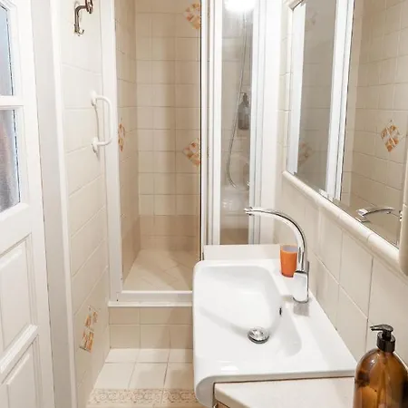 Charming In Lesser Town Apartment *